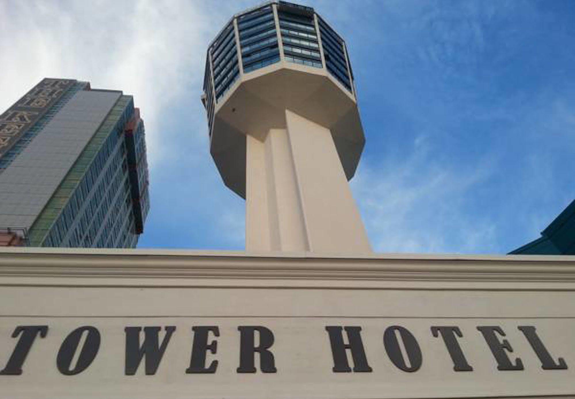 タワー ホテル アット フォールズビュー ナイアガラ・フォールズ エクステリア 写真